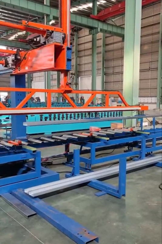 1.Automatic packing table